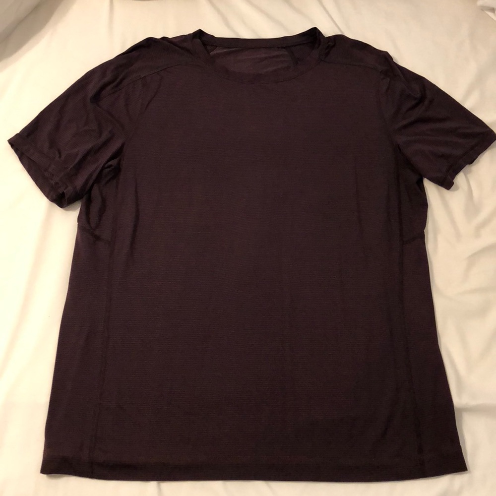 Gently used lululemon short sleeve shirt